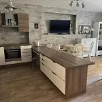 아파트 S Garazi A Balkonem *
