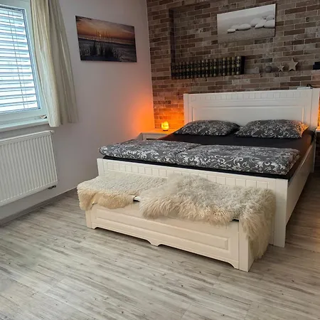 S Garazi A Balkonem Апартаменты *