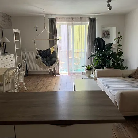 S Garazi A Balkonem Пльзень
