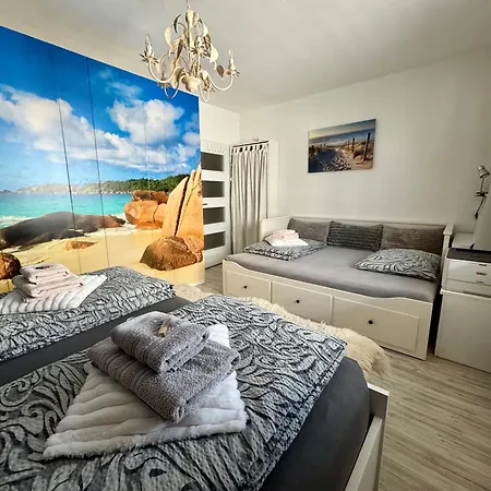 Appartamento S Garáží A Balkónem *
