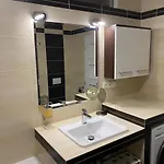 S Garáží A Balkónem