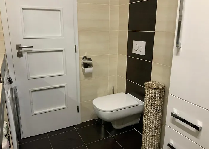 S Garazi A Balkonem Appartement *