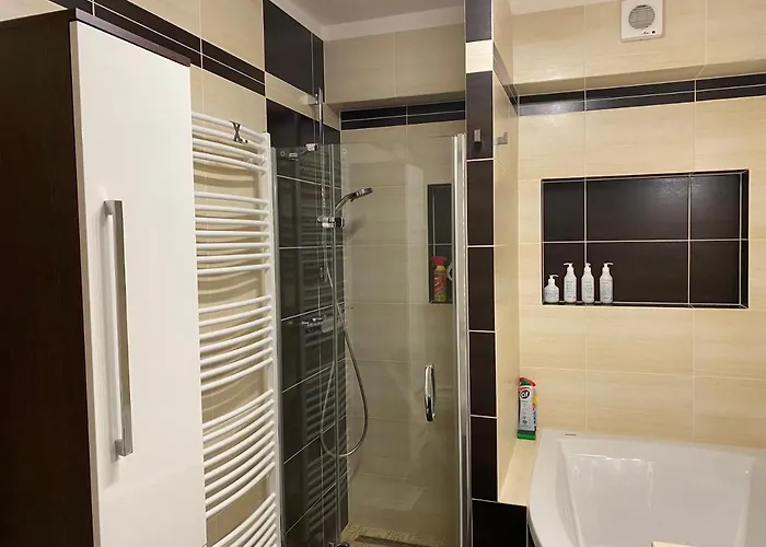 Appartement S Garazi A Balkonem